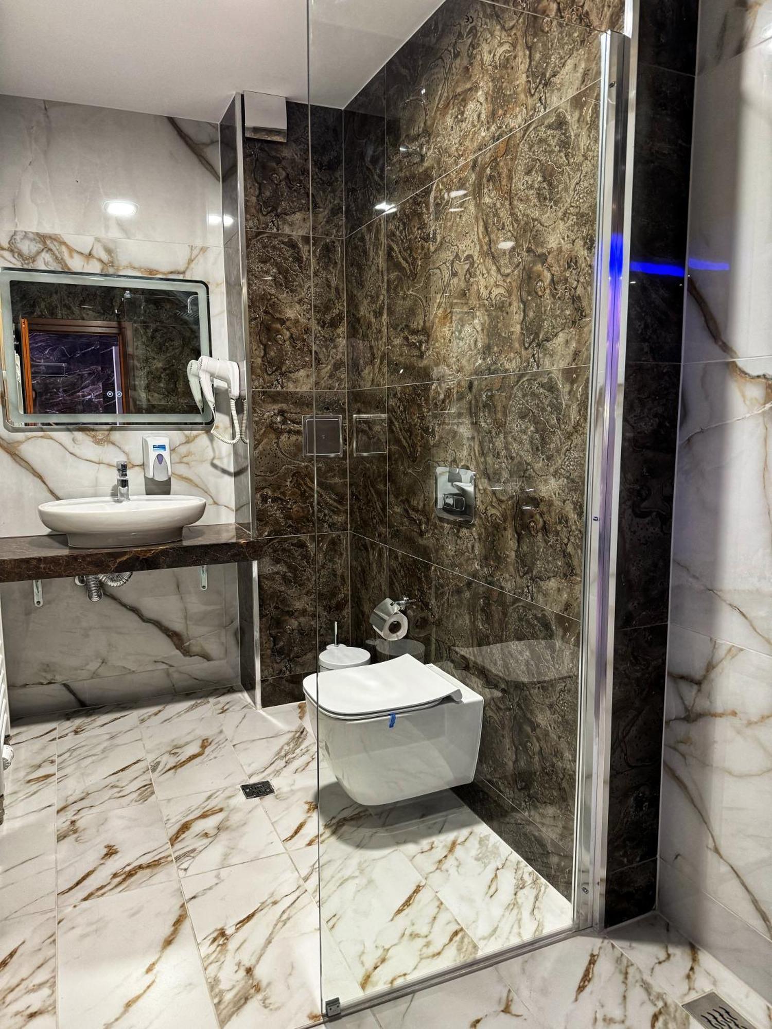 Hotel Diamant โดสปัต ภายนอก รูปภาพ